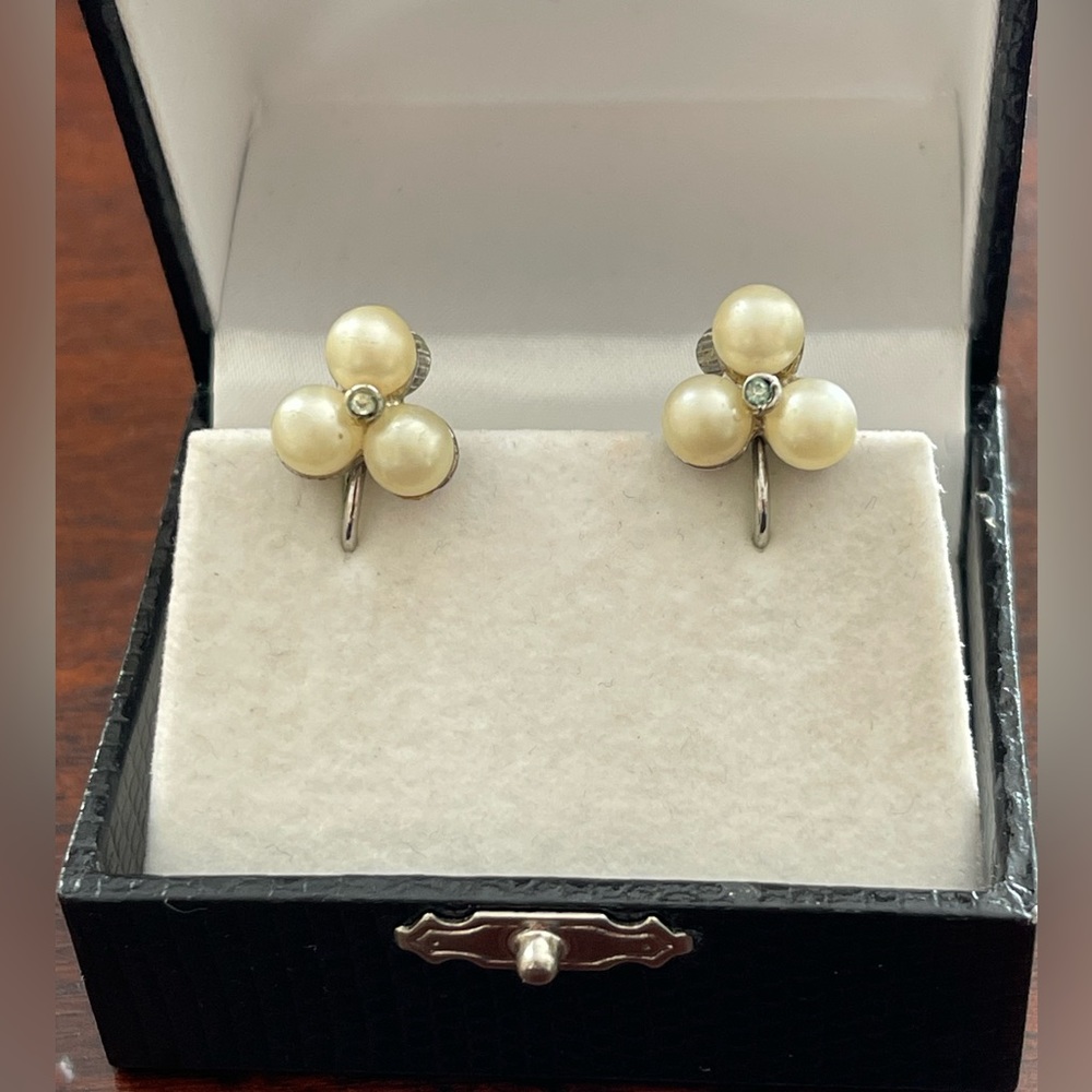 Vintage faux triple pearl silver tone clip on earrings